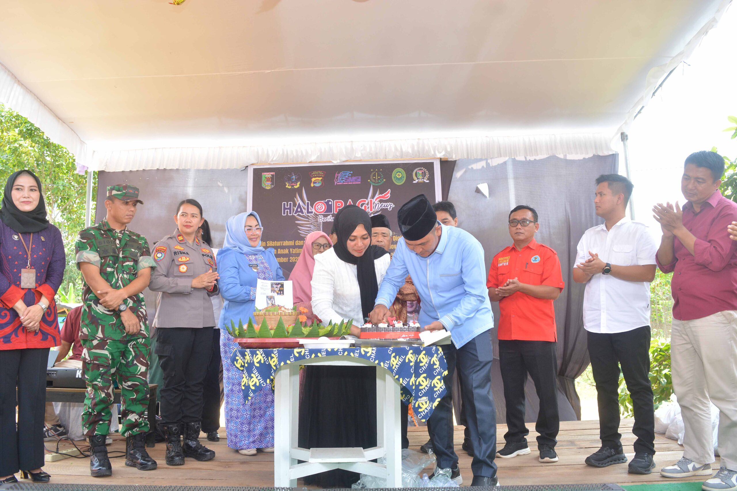 Foto, Istimewa 