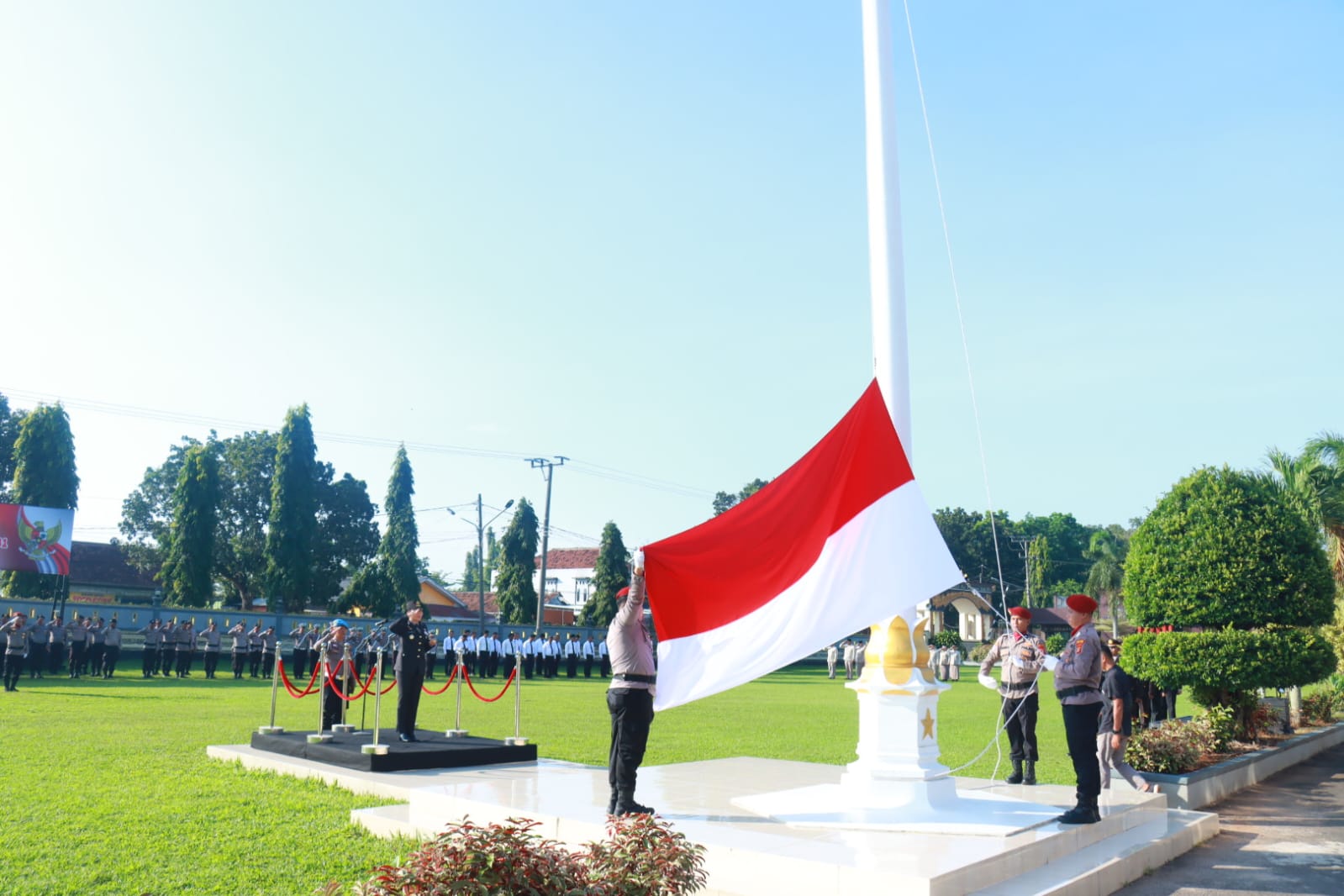 Foto, Upacara bendera