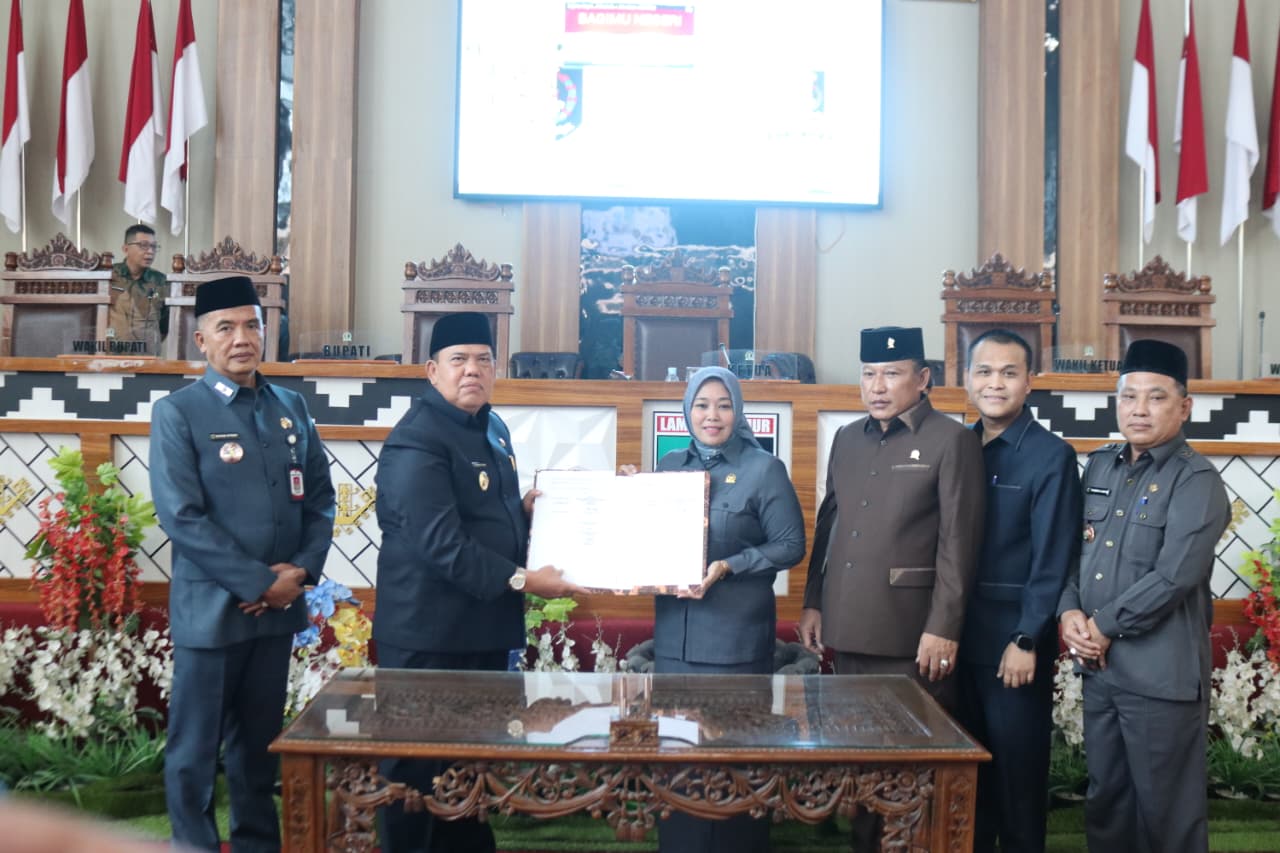 Foto, DPRD Lampung Timur